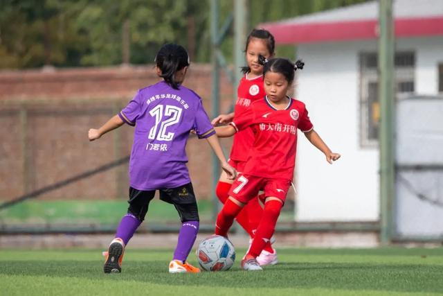 大乐透开2注1800万+2注1000万 奖池12.9亿元