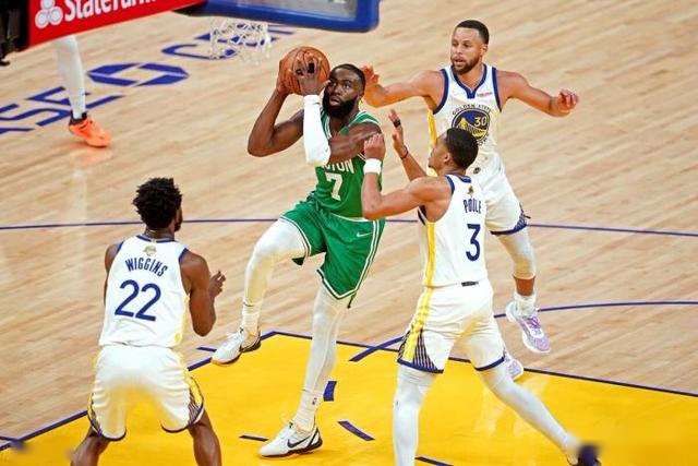 意甲-弗拉泰西双响劳塔罗破门 国米3-0恩波利