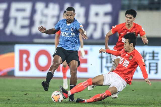 皇马已搞定利物浦后卫阿诺德 下一目标拜仁阿方索