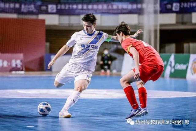 詹姆斯28+12杜兰特22分 湖人负太阳被勇士超越